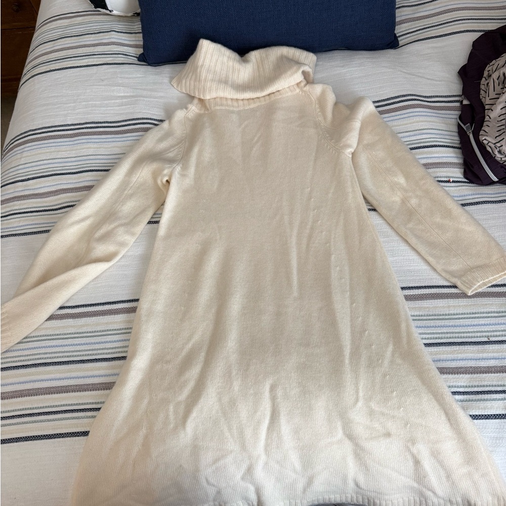 Banana Republic Cashmere Cowl neck Sweater Dress size Small 
100% cashmere - Picture 3 of 4